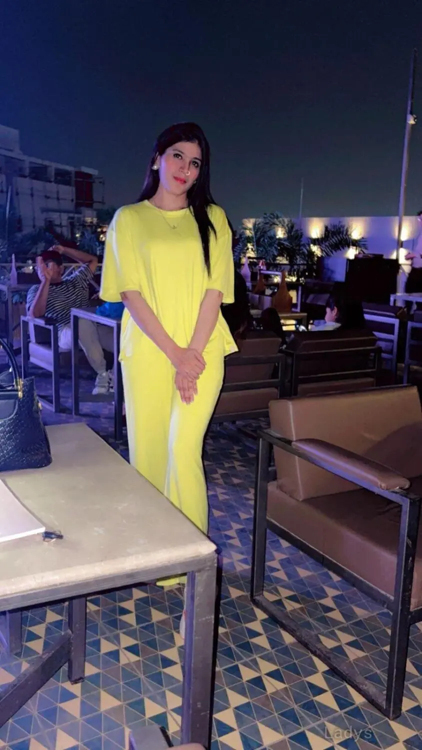 Siri (22) – Call Girl & Independent Escort Service in Srinagar - Gallery Photo 2