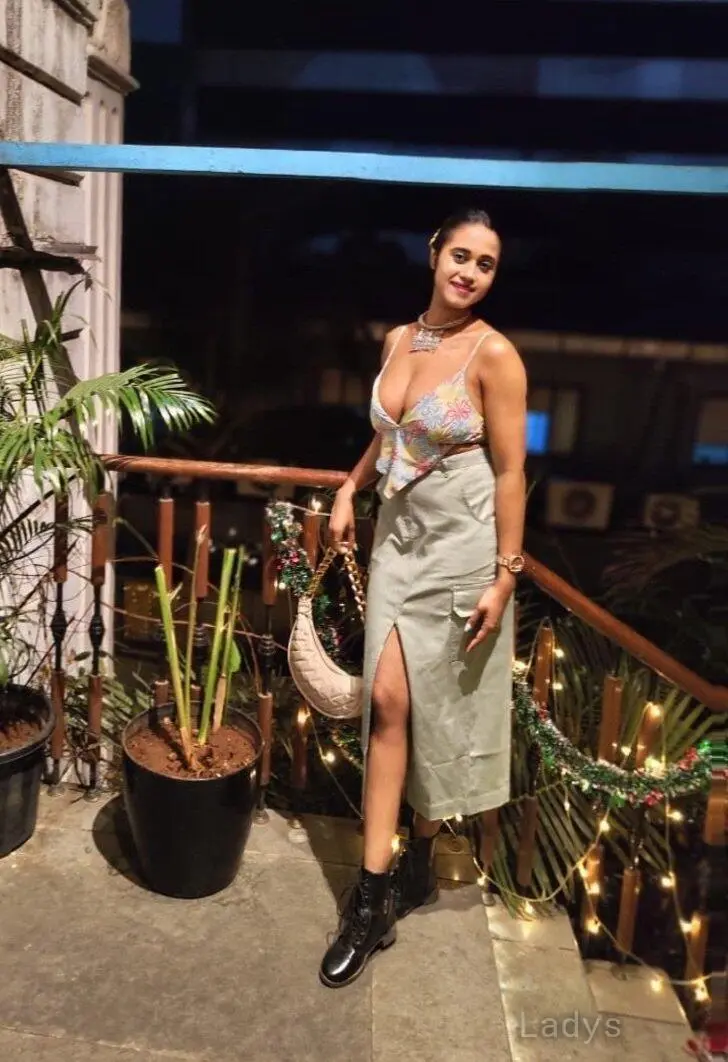 Solo (27) – Call Girl & Independent Escort Service in Srinagar - Gallery Photo 3