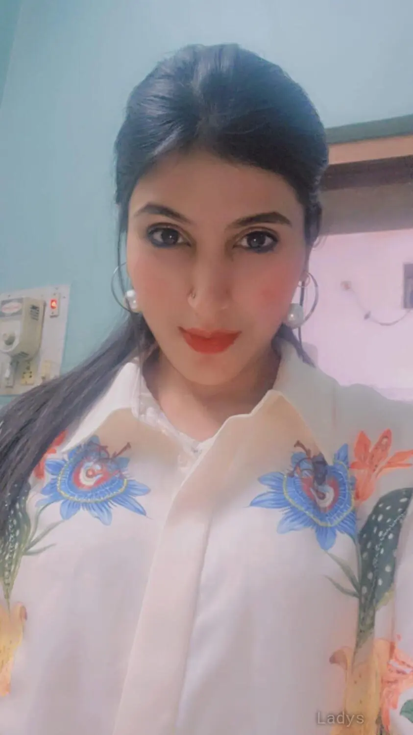 Siri (22) – Call Girl & Independent Escort Service in Srinagar - Gallery Photo 6