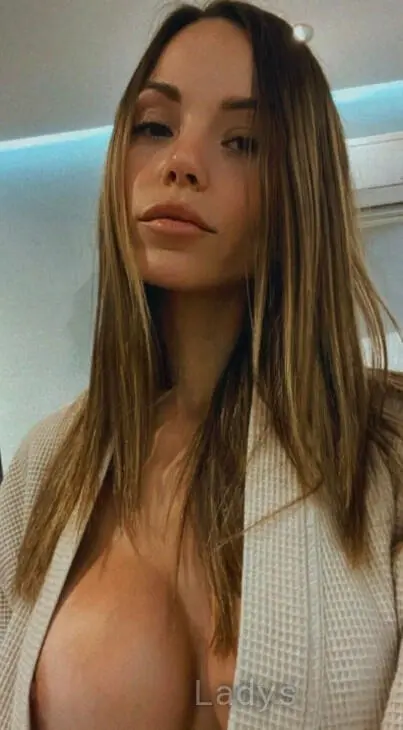 Dani (25) – Call Girl & Independent Escort Service in Strasbourg - Gallery Photo 3
