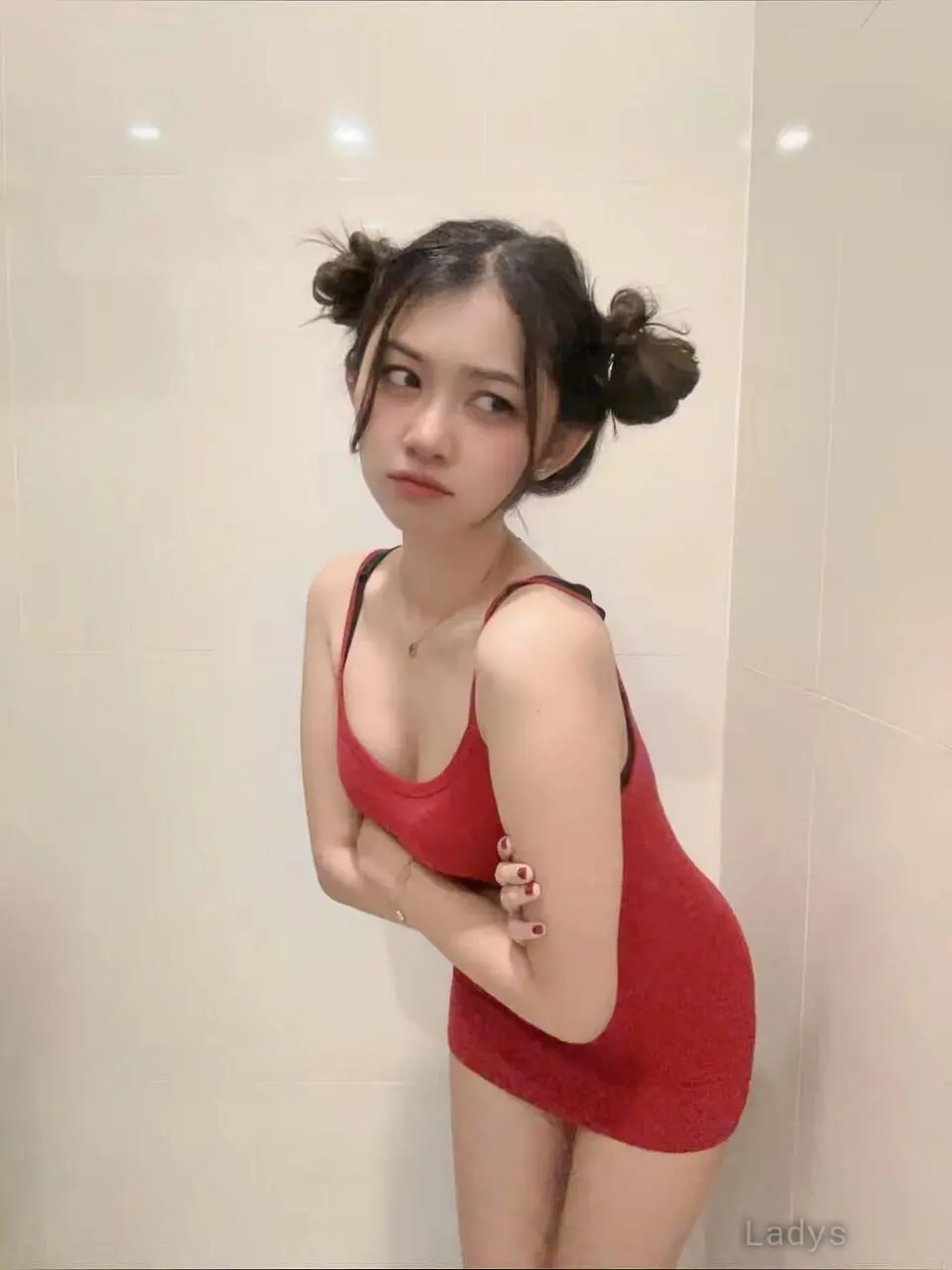 Laura (24) – Call Girl & Independent Escort Service in Surabaya - Gallery Photo 2