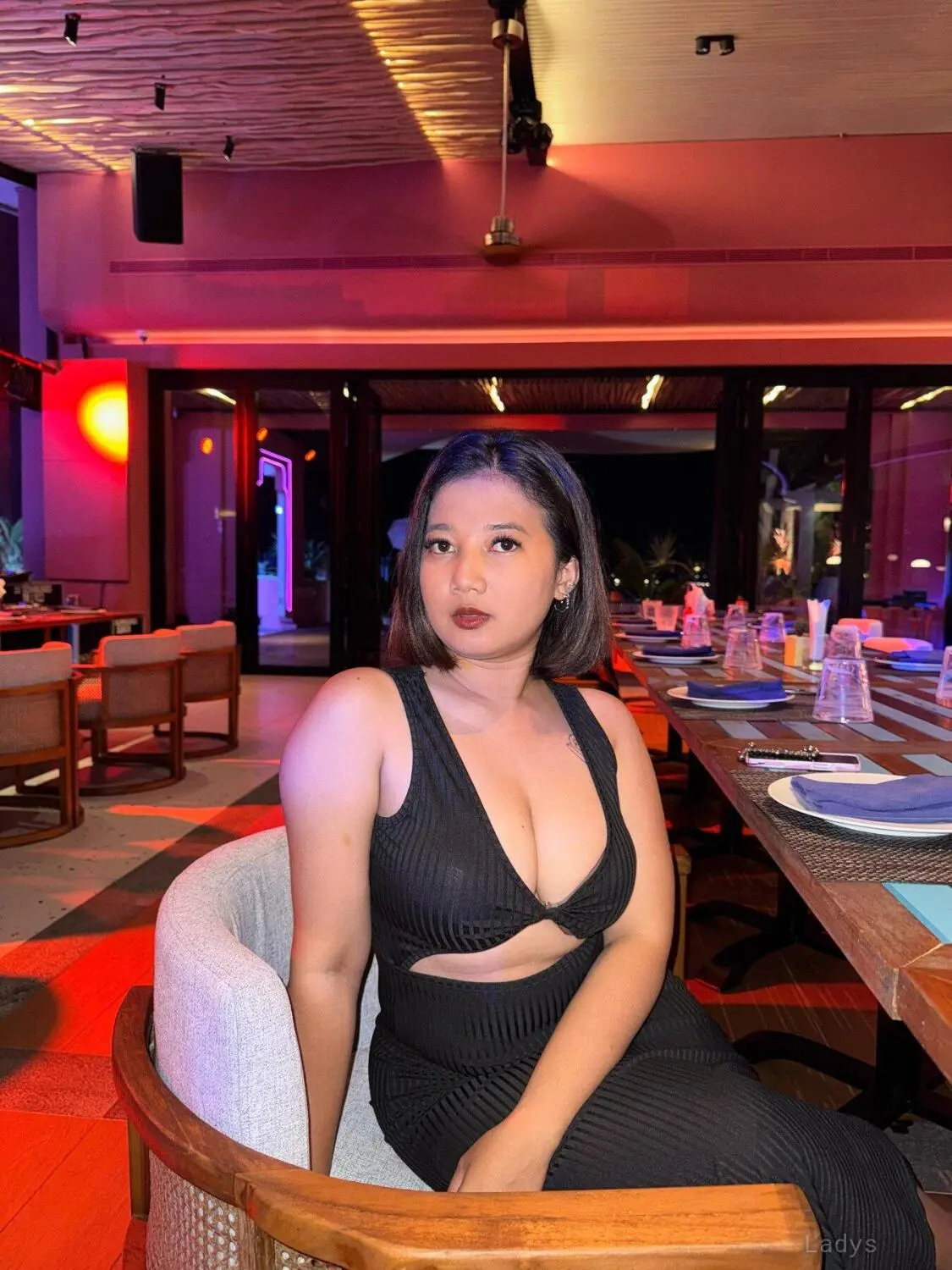 Shinta (23) – Call Girl & Independent Escort Service in Surabaya - Gallery Photo 4