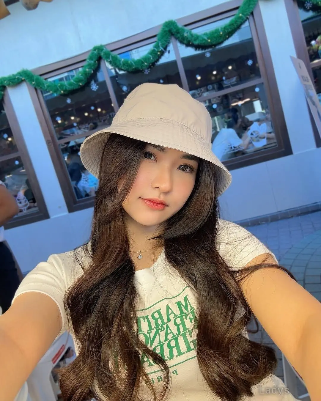 Bela (24) – Call Girl & Independent Escort Service in Surabaya - Gallery Photo 2