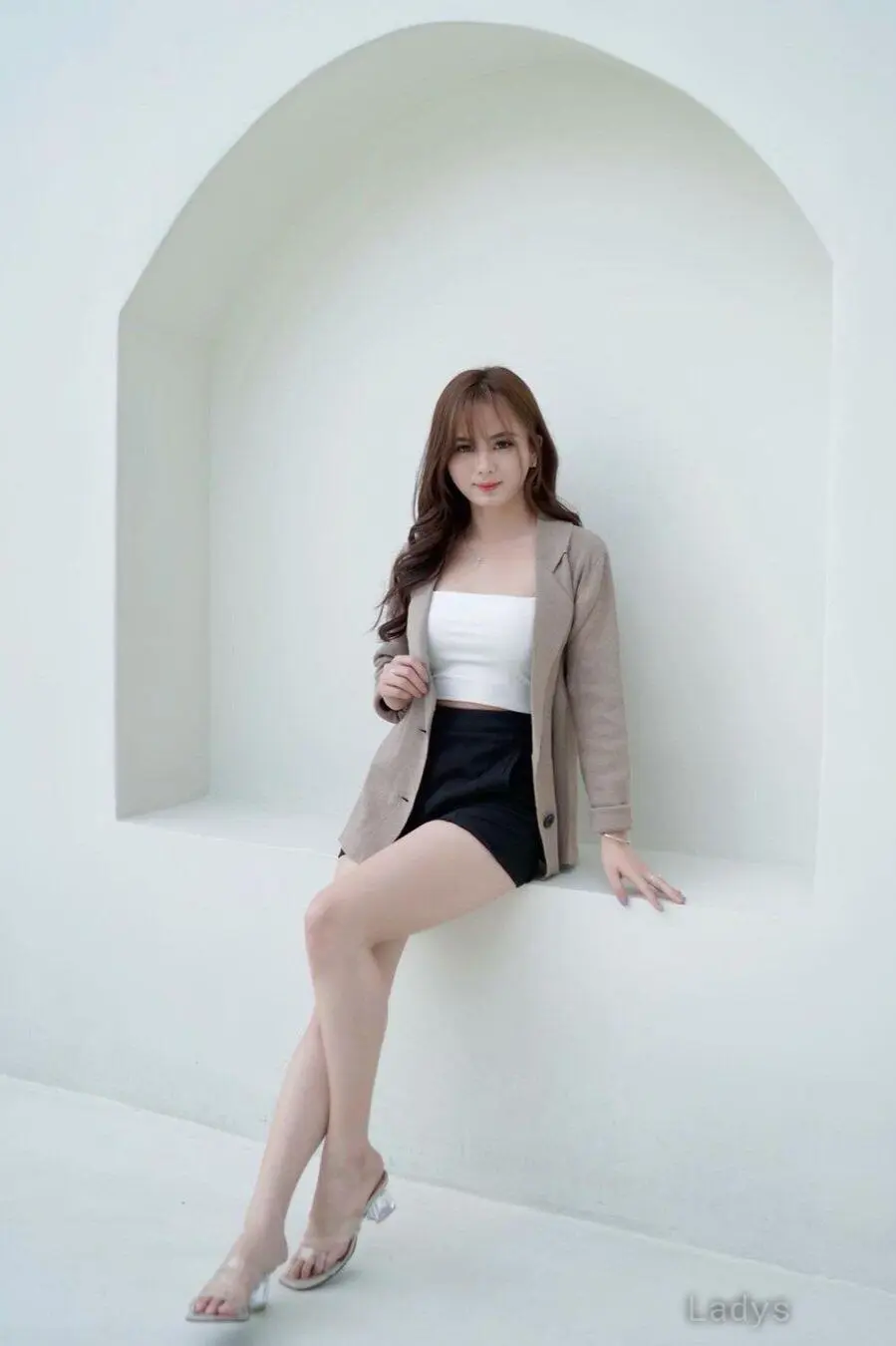 Elisa (22) – Call Girl & Independent Escort Service in Surabaya - Gallery Photo 2