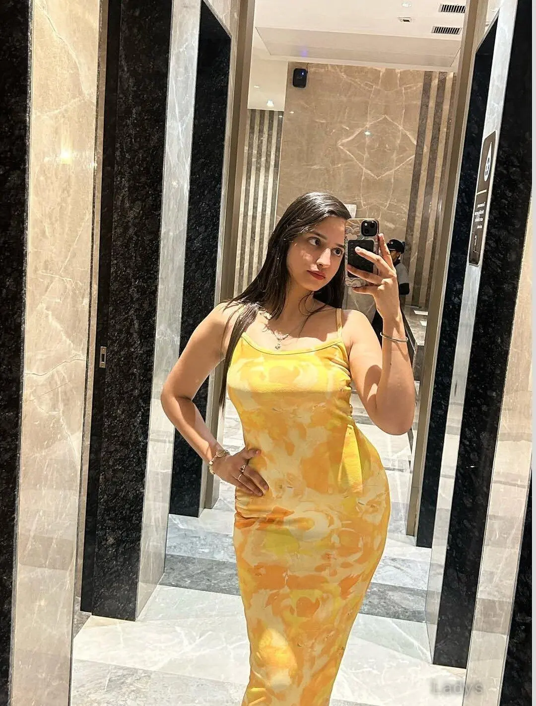 Ysavi (22) – Call Girl & Independent Escort Service in Surat - Gallery Photo 3