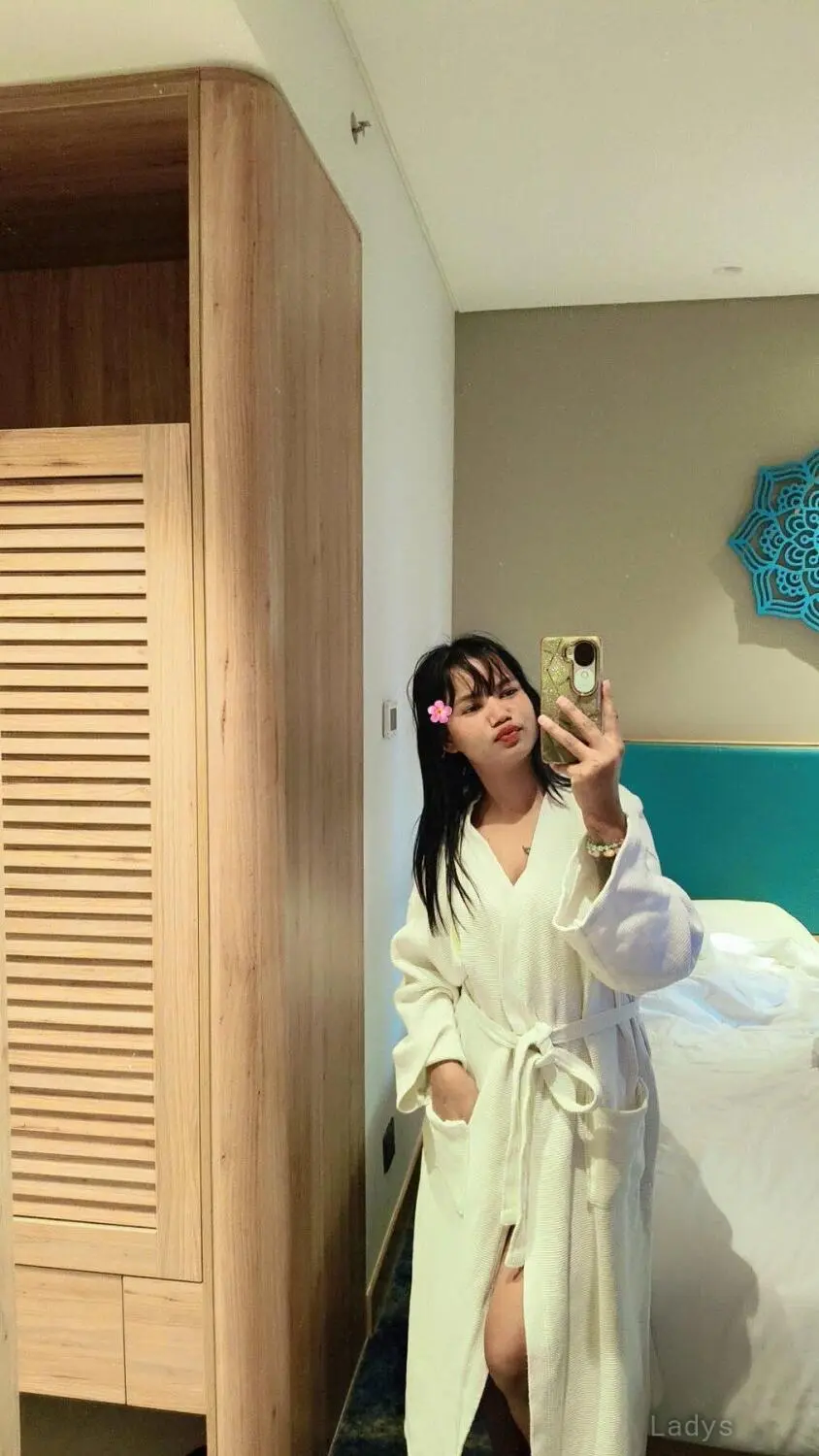 Fay (23) – Call Girl & Independent Escort Service in Surat - Gallery Photo 7