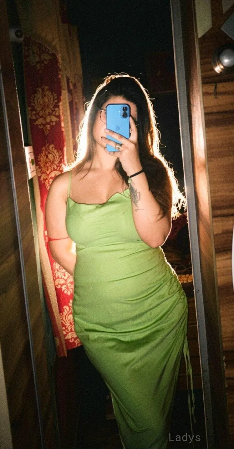 Minal (27) – Call Girl & Independent Escort Service in Surat - Gallery Photo 3