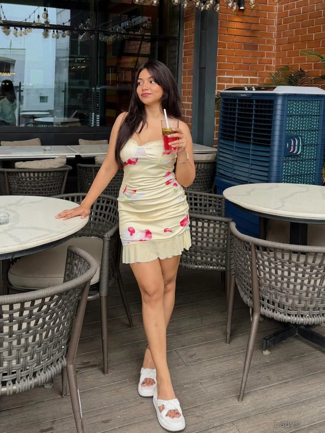 Divya (22) – Call Girl & Independent Escort Service in Surat - Gallery Photo 4
