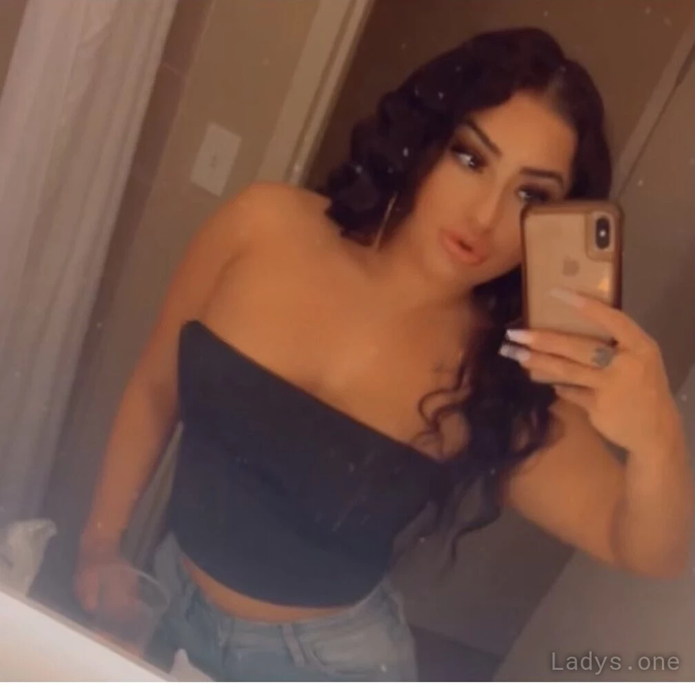 Alexis (24) – Call Girl & Independent Escort Service in Syracuse - Gallery Photo 2