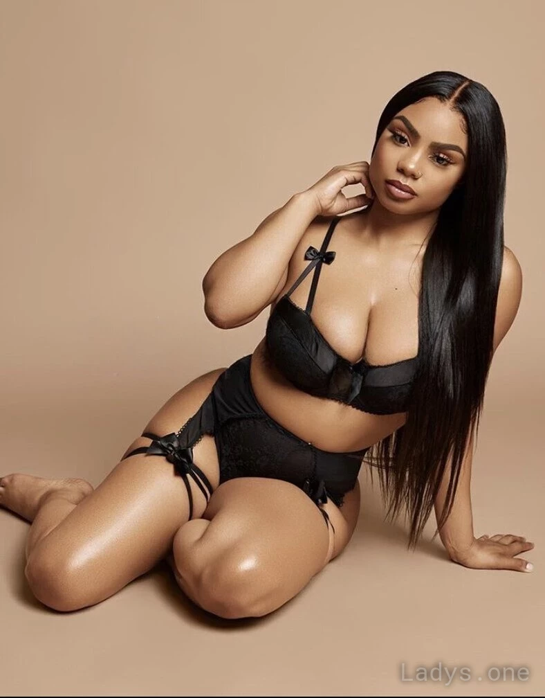 Syracuse (22) – Call Girl & Independent Escort Service in Syracuse - Gallery Photo 4
