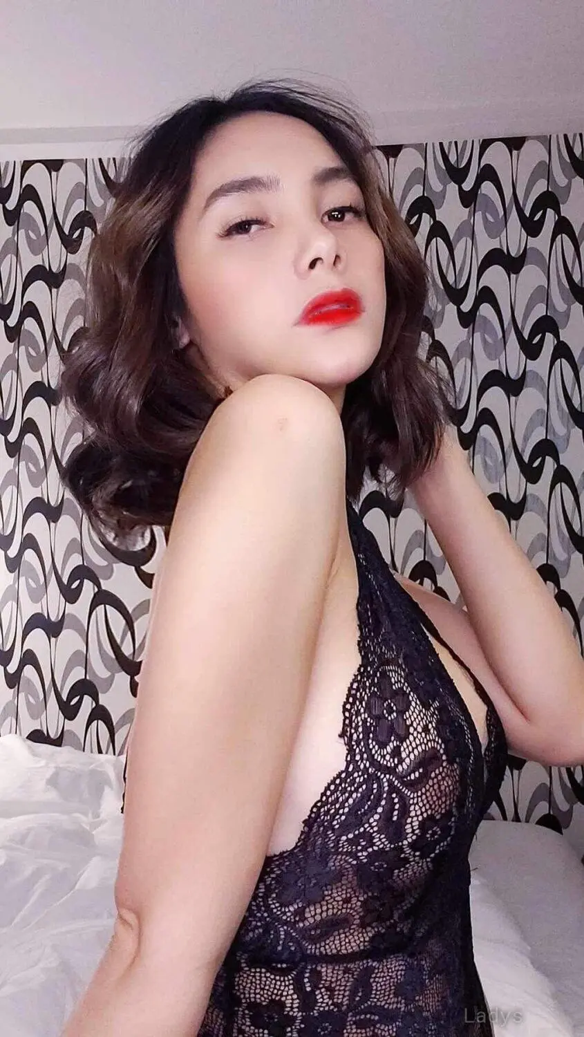 Mia (23) – Call Girl & Independent Escort Service in Taichung - Gallery Photo 5