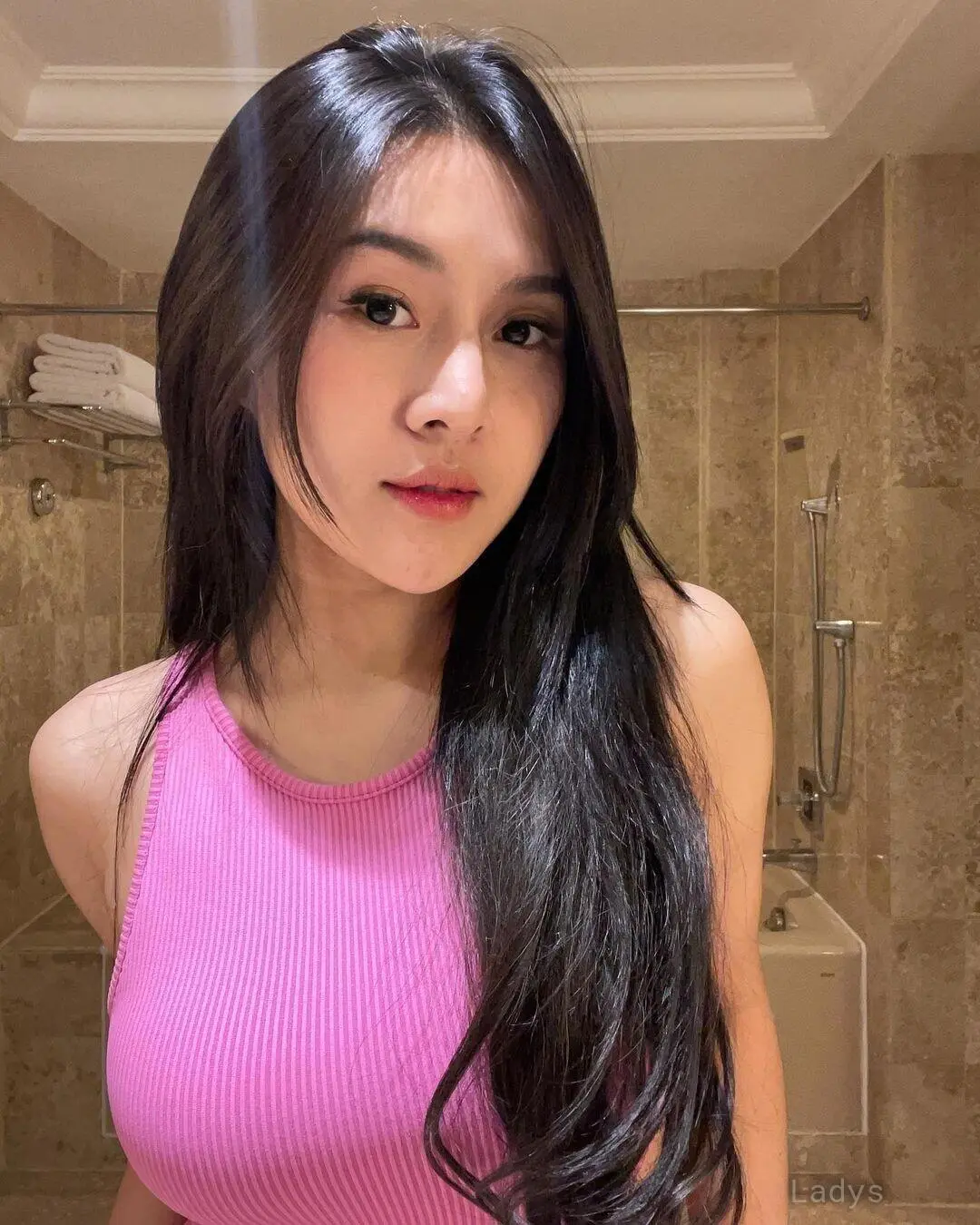 Vanesaa (22) – Call Girl & Independent Escort Service in Tangerang - Gallery Photo 5
