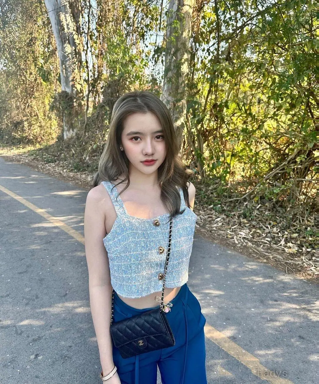 Vivie (23) – Call Girl & Independent Escort Service in Tangerang - Gallery Photo 4