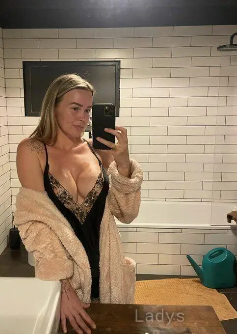 Elle Knox (23) – Call Girl & Independent Escort Service in Terni - Gallery Photo 5
