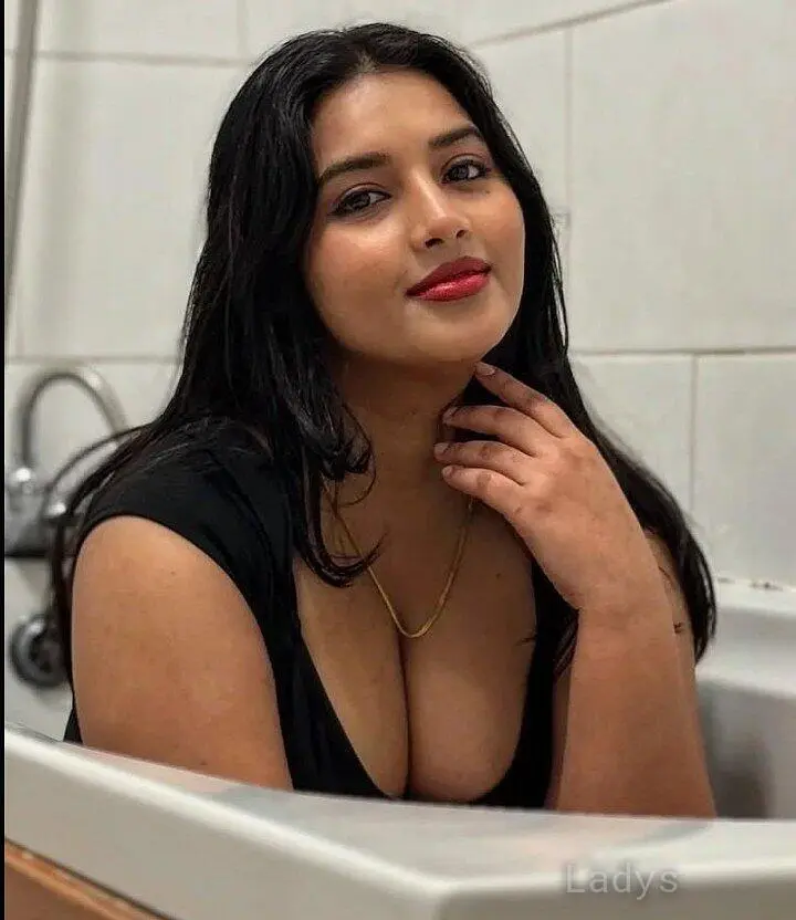 Neha (25) – Call Girl & Independent Escort Service in Thane - Gallery Photo 3
