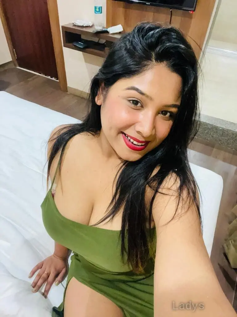 Neha (23) – Call Girl & Independent Escort Service in Thane - Gallery Photo 4