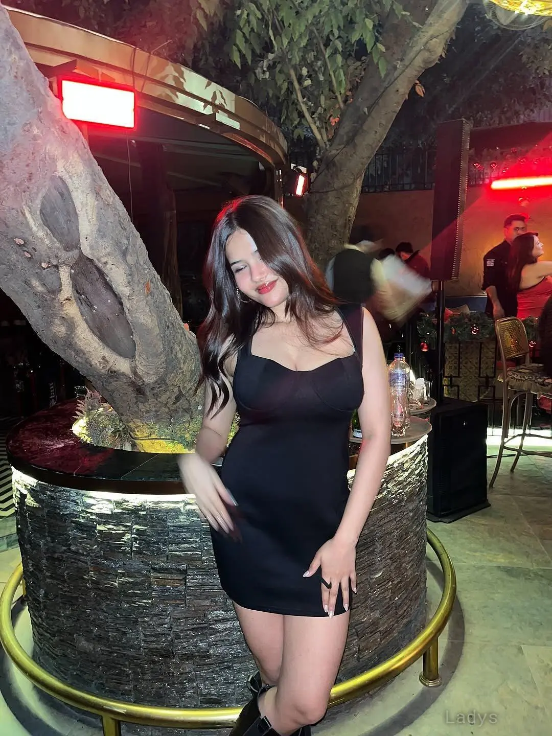 Prachi (22) – Call Girl & Independent Escort Service in Thane - Gallery Photo 3