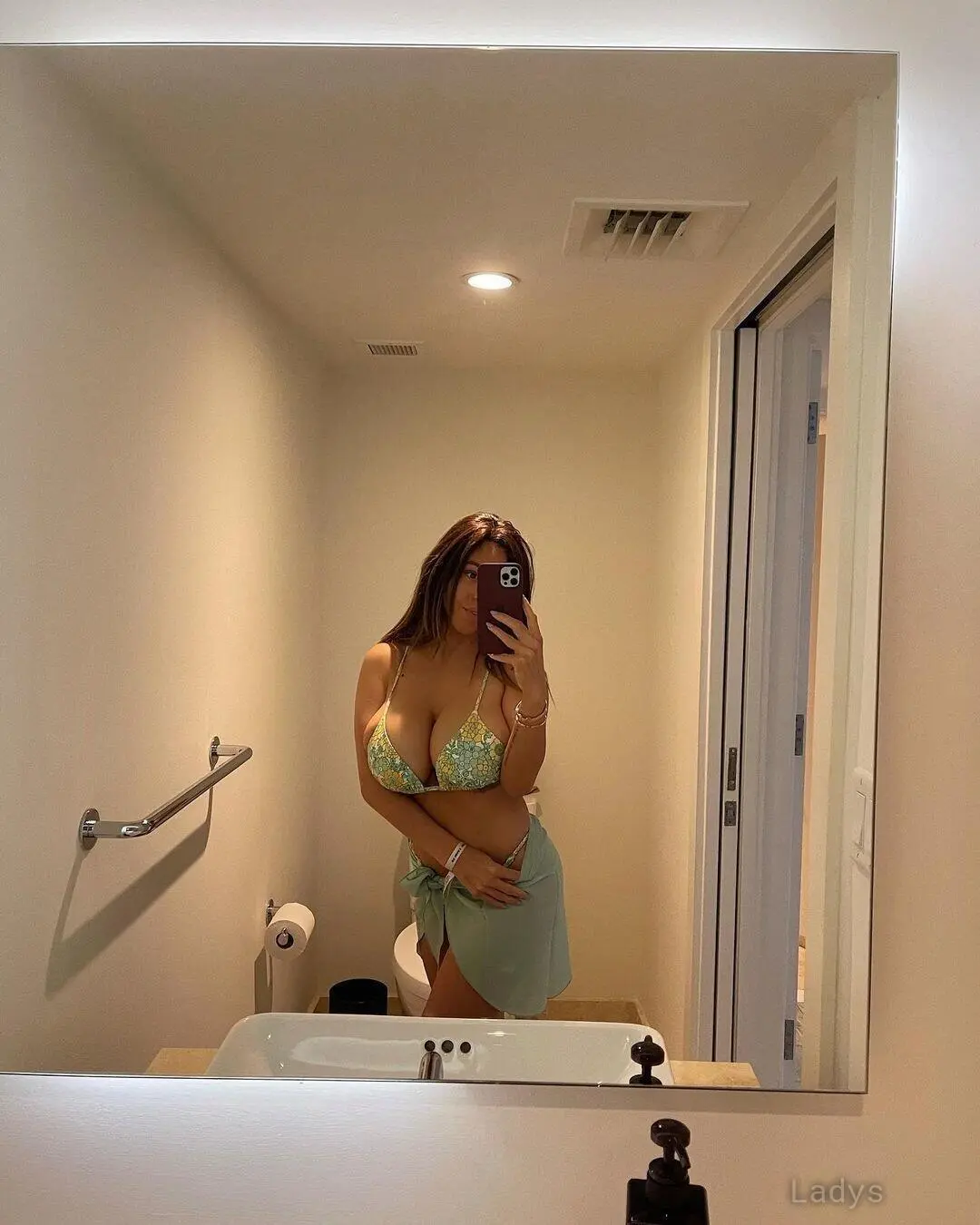 Anicette (25) – Call Girl & Independent Escort Service in The Hague - Gallery Photo 3