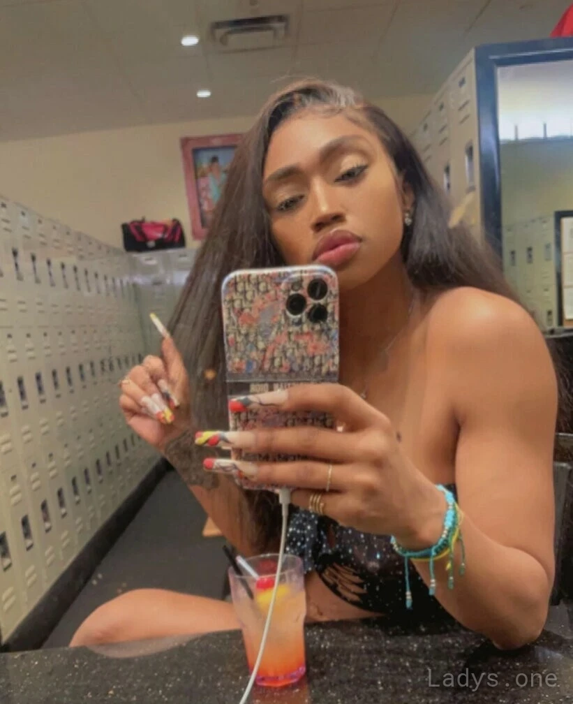Desi (27) – Call Girl & Independent Escort Service in The Keys - Gallery Photo 3