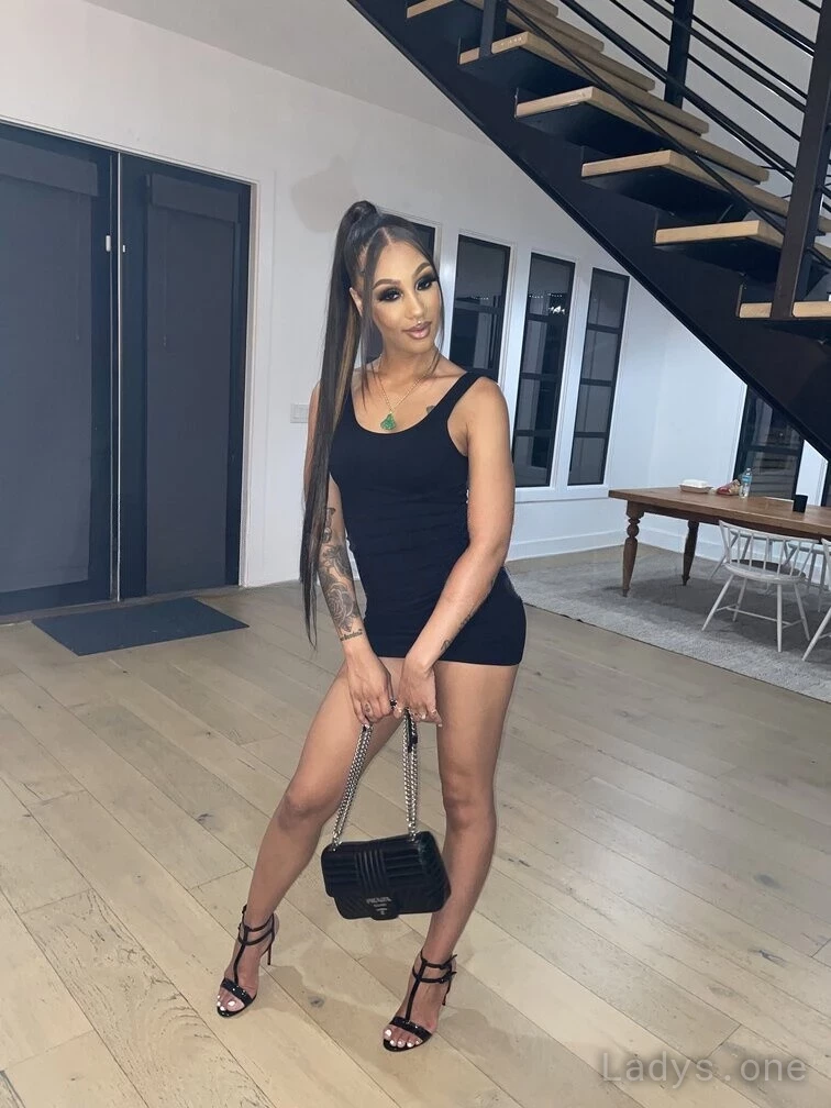 Pretty Red (25) – Call Girl & Independent Escort Service in Las Vegas - Gallery Photo 5