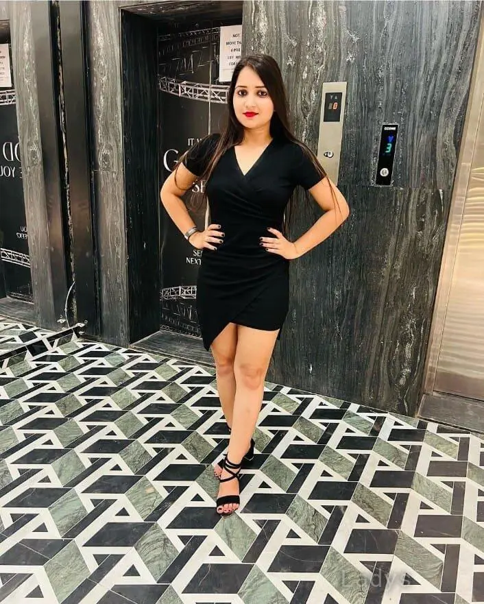 Lola (22) – Call Girl & Independent Escort Service in Thrissur - Gallery Photo 3