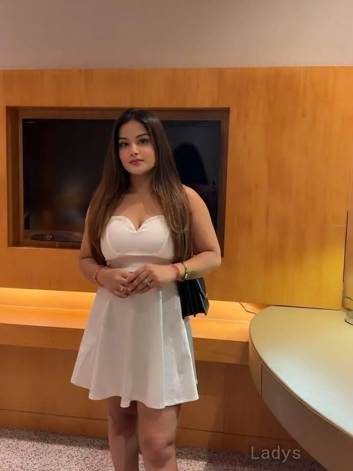 Natty (22) – Call Girl & Independent Escort Service in Tianjin - Gallery Photo 2