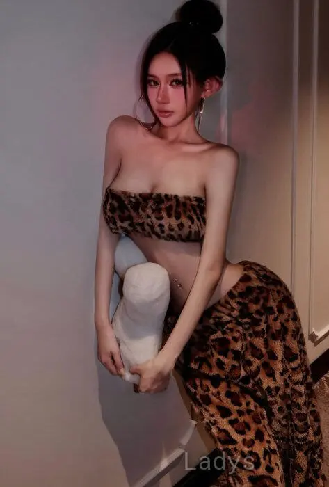 Natsume Suzu (26) – Call Girl & Independent Escort Service in Tokyo - Gallery Photo 3