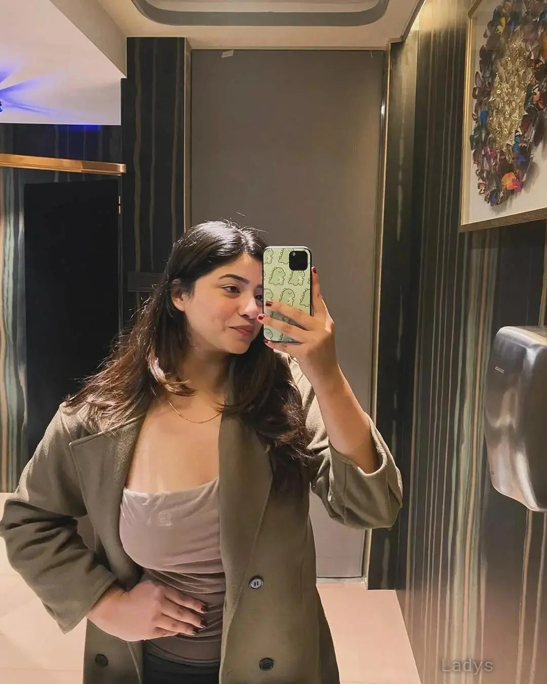 Mina (23) – Call Girl & Independent Escort Service in Trang - Gallery Photo 2