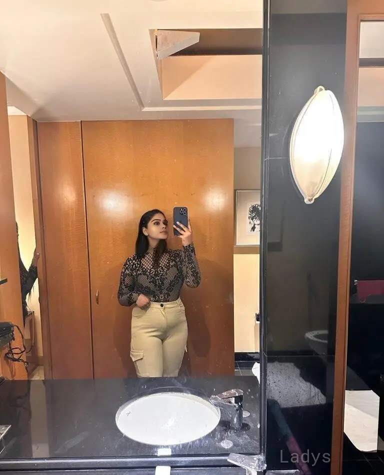 Niharika (23) – Call Girl & Independent Escort Service in Trat - Gallery Photo 4