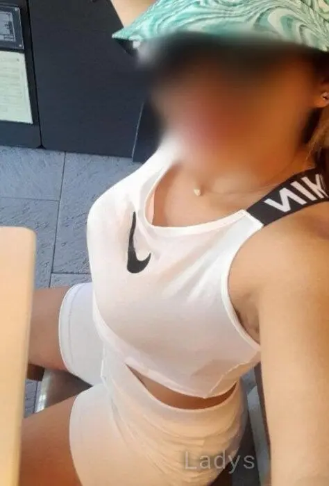 Naomi (23) – Call Girl & Independent Escort Service in Trogir - Gallery Photo 4