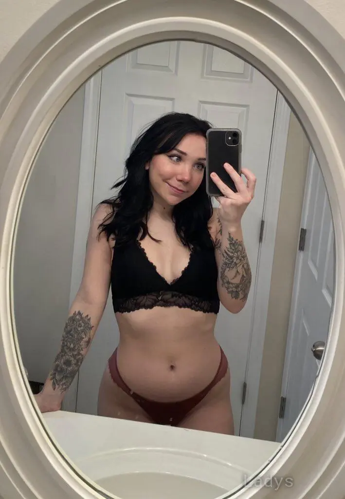 Katie Blu (28) – Call Girl & Independent Escort Service in Tucson - Gallery Photo 3