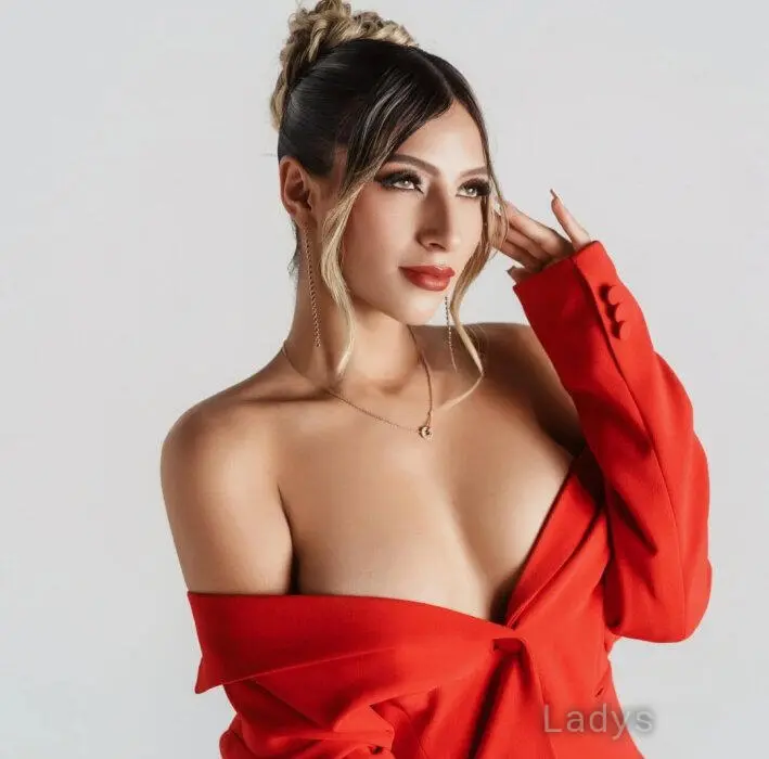 Sonia (25) – Call Girl & Independent Escort Service in Tulum - Gallery Photo 3