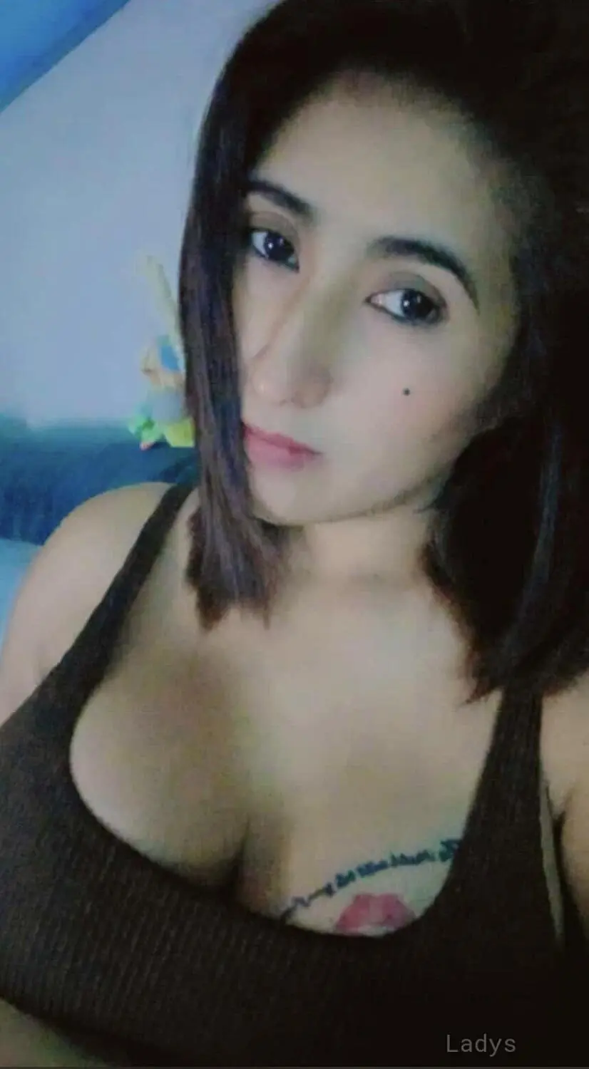 Uma (24) – Call Girl & Independent Escort Service in Umm Bab - Gallery Photo 3