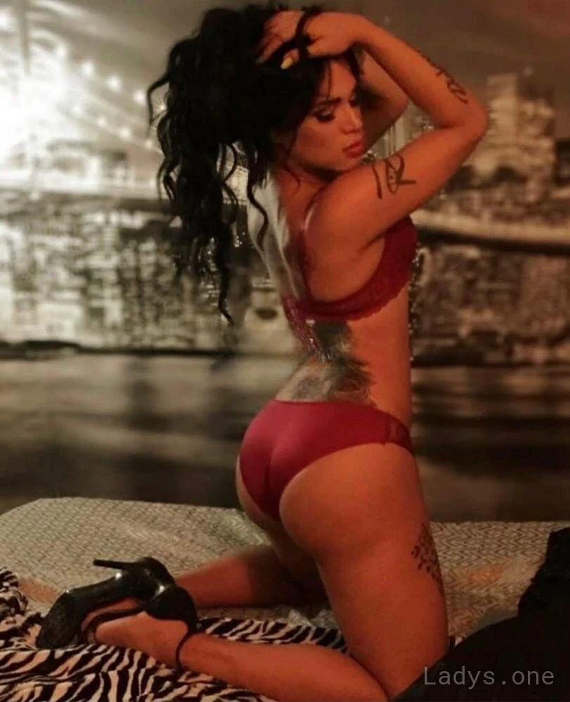 Nikol Ts (23) – Call Girl & Independent Escort Service in Uppsala - Gallery Photo 4