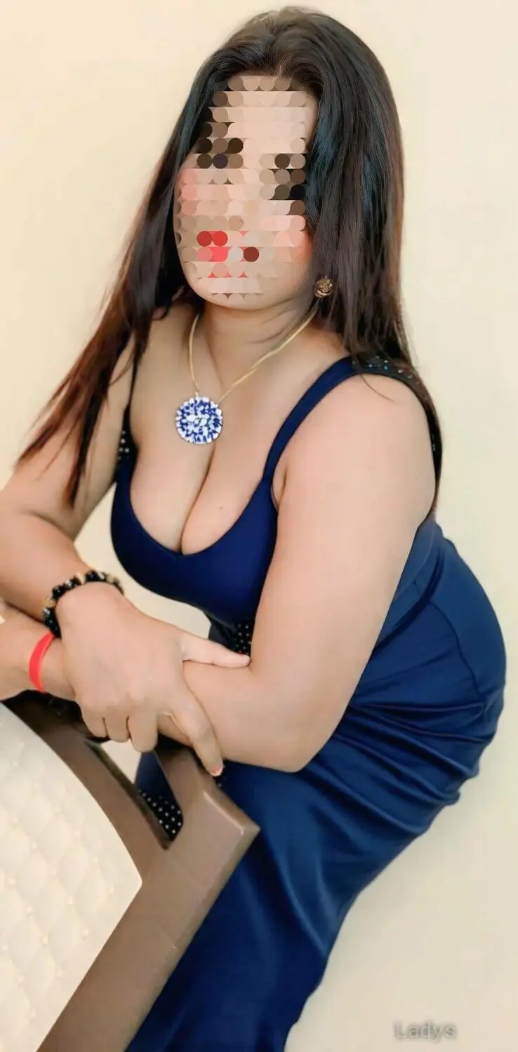 Roxanne (25) – Call Girl & Independent Escort Service in Dammam - Gallery Photo 2