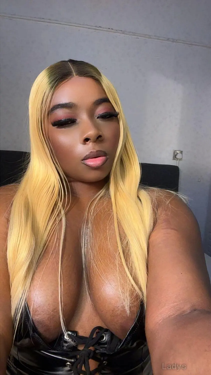 Janet (27) – Call Girl & Independent Escort Service in Abu Dhabi - Gallery Photo 8