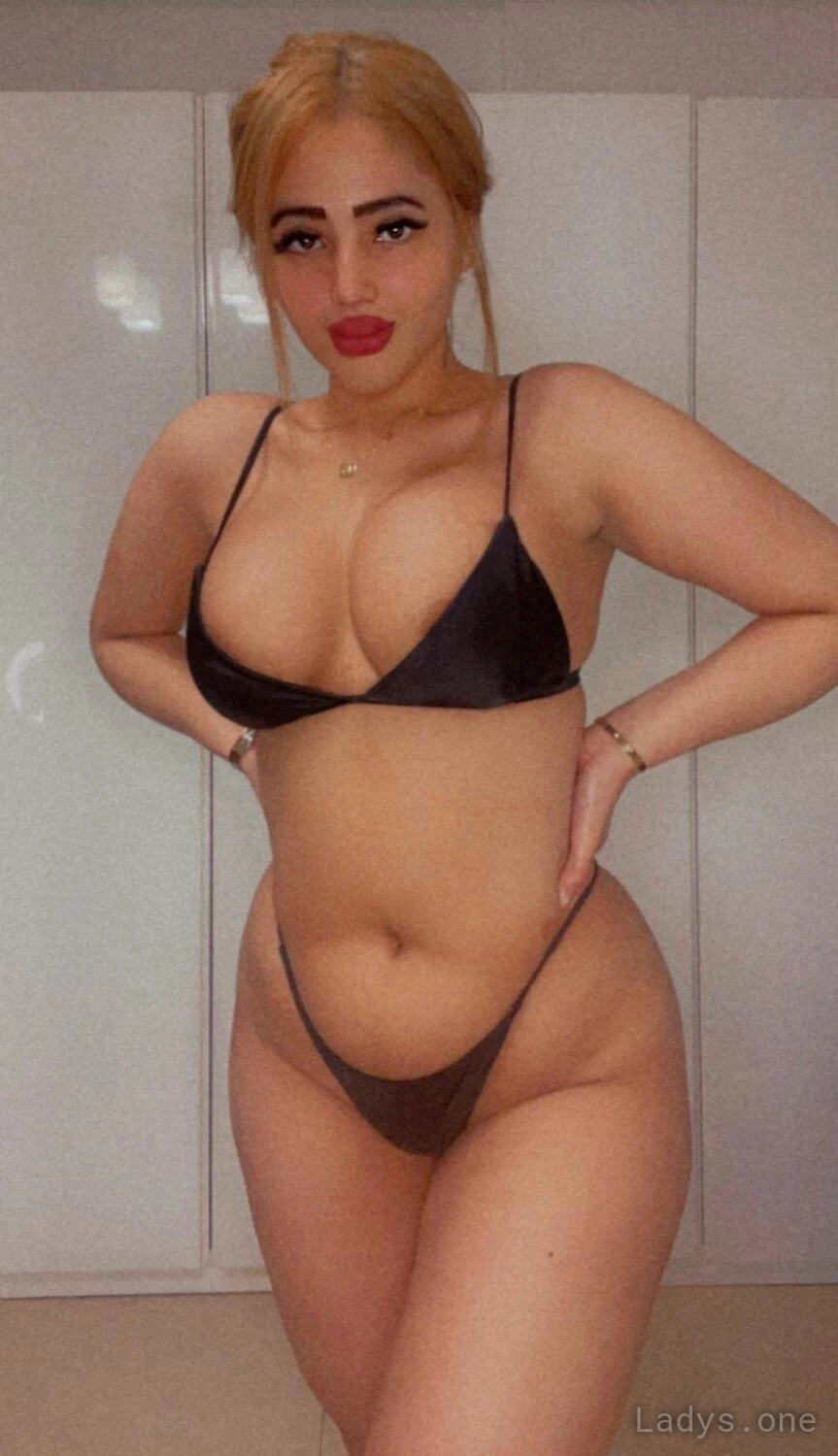 Sabina (26) – Call Girl & Independent Escort Service in Hamad Town - Gallery Photo 5