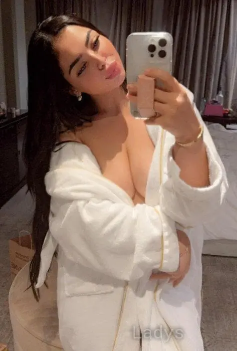 Tina (28) – Call Girl & Independent Escort Service in Manama - Gallery Photo 2