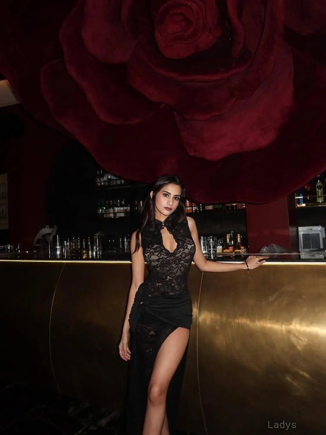 Palavi (22) – Call Girl & Independent Escort Service in Abu Dhabi - Gallery Photo 3