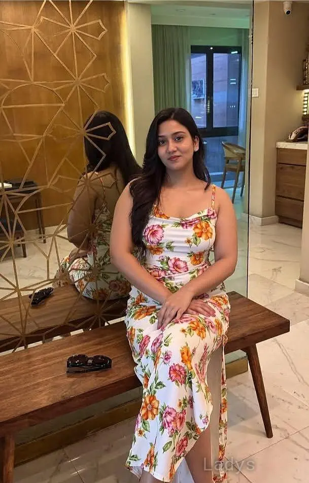 Sara (21) – Call Girl & Independent Escort Service in Ko Samui - Gallery Photo 3