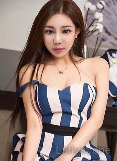 Moon (23) – Call Girl & Independent Escort Service in Isa Town - Gallery Photo 3