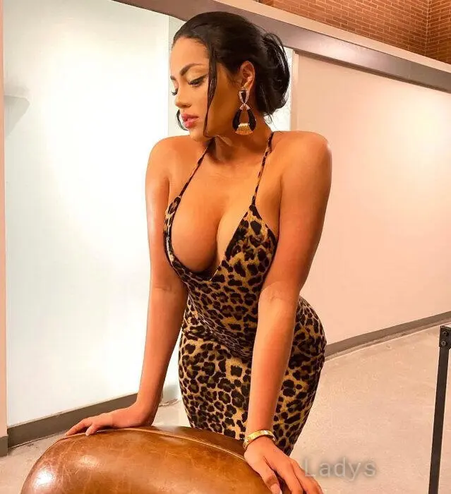 Elisa (25) – Call Girl & Independent Escort Service in Abu Dhabi - Gallery Photo 3