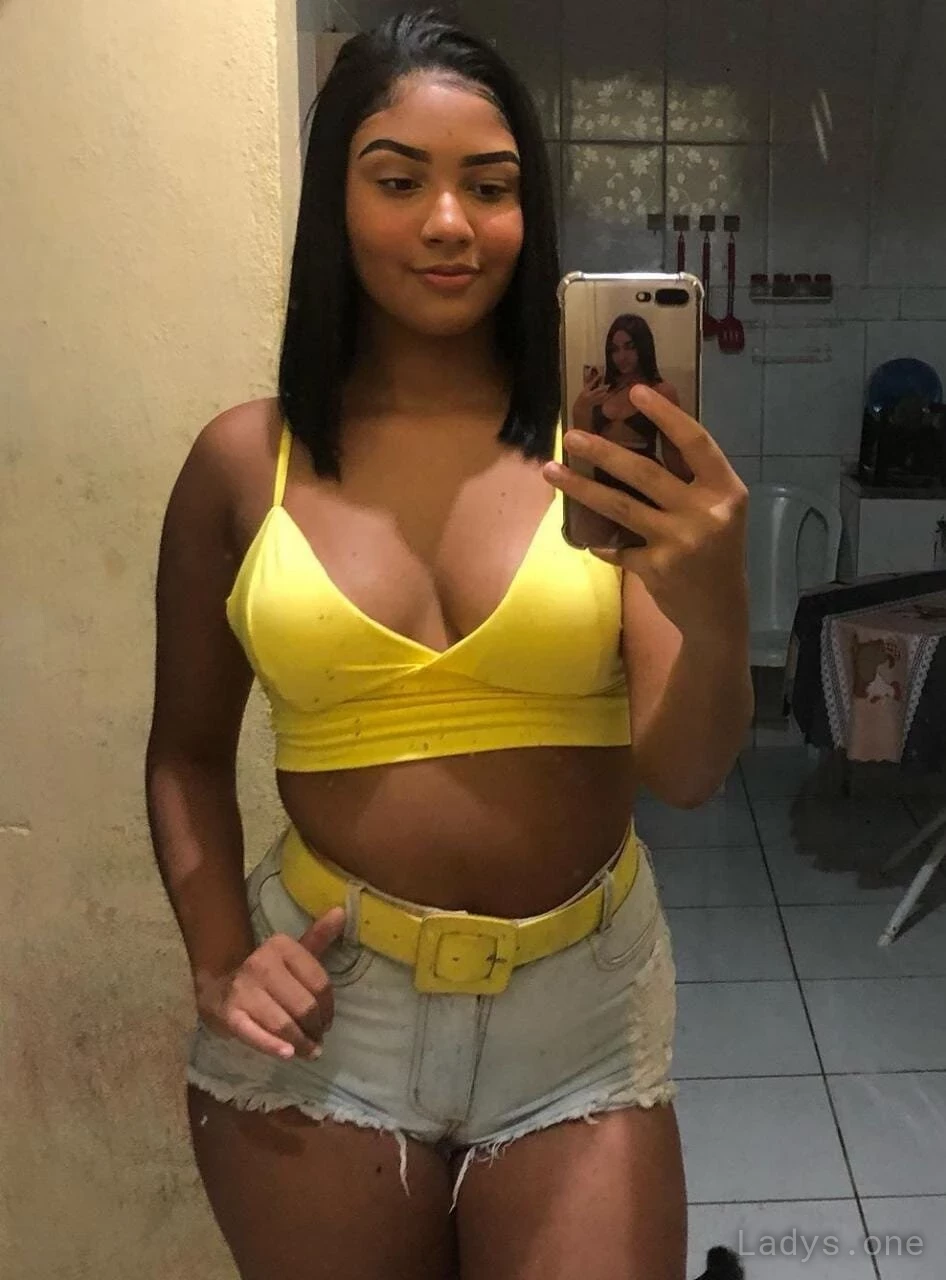Jenny (22) – Call Girl & Independent Escort Service in Jidhafs - Gallery Photo 3
