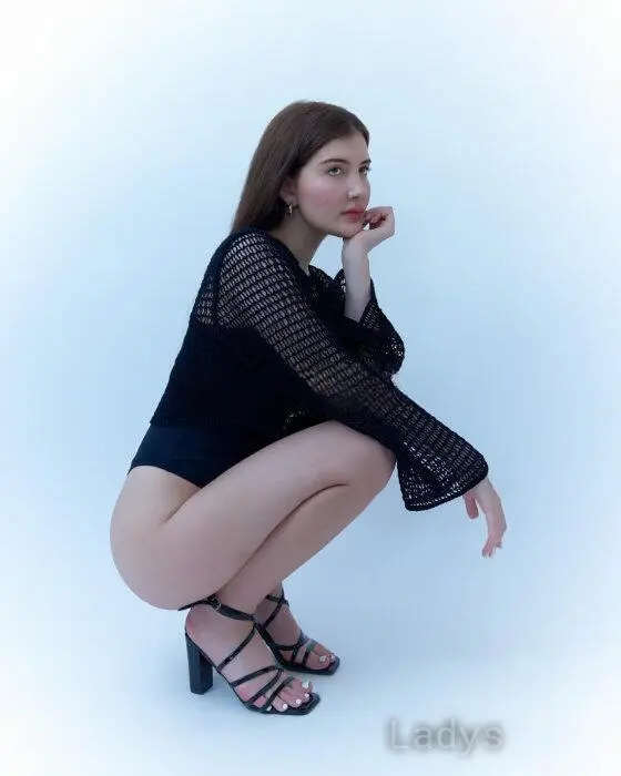 Anna (21) – Call Girl & Independent Escort Service in Abu Dhabi - Gallery Photo 3