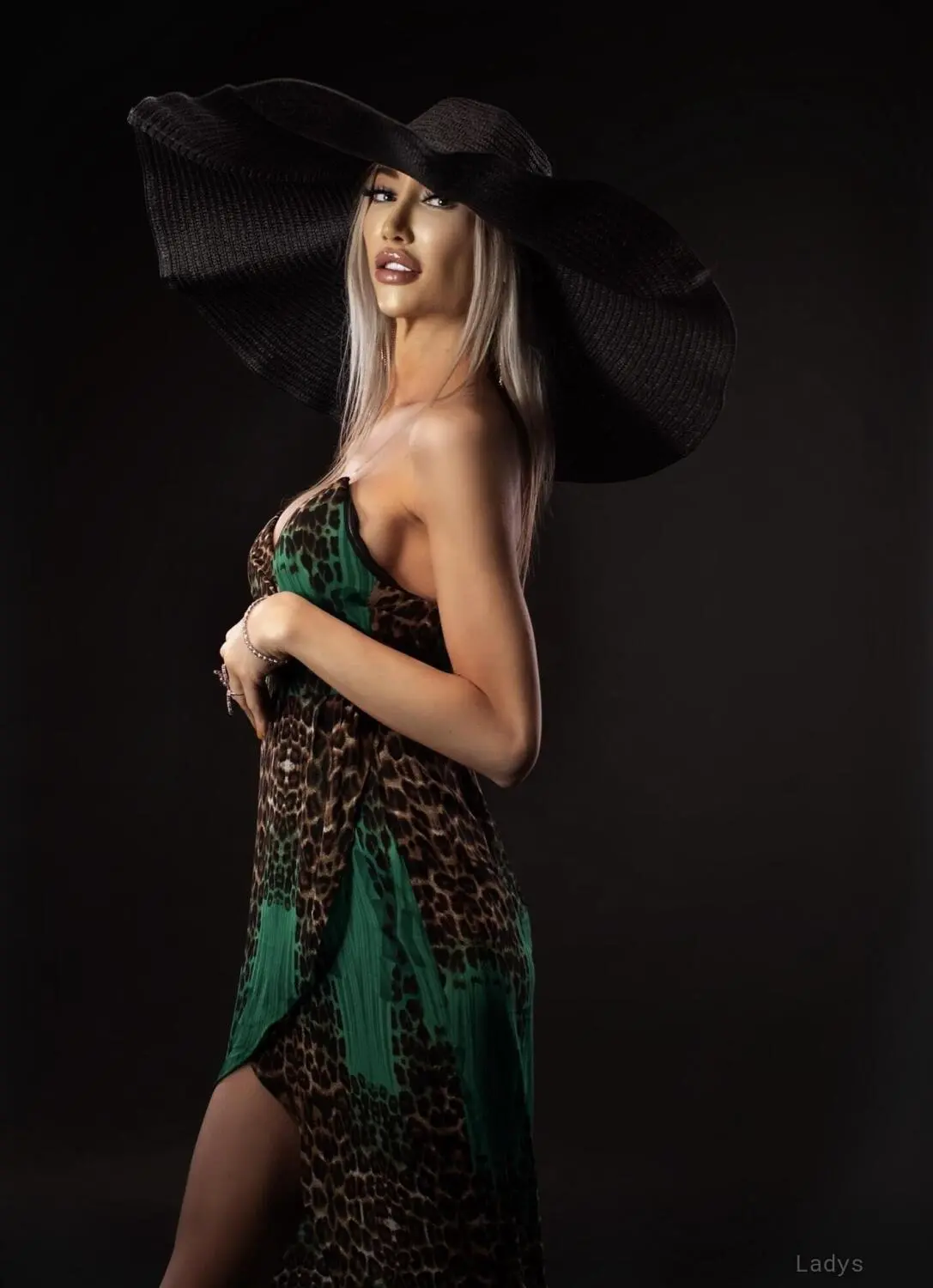 Diamond (24) – Call Girl & Independent Escort Service in Abu Dhabi - Gallery Photo 7
