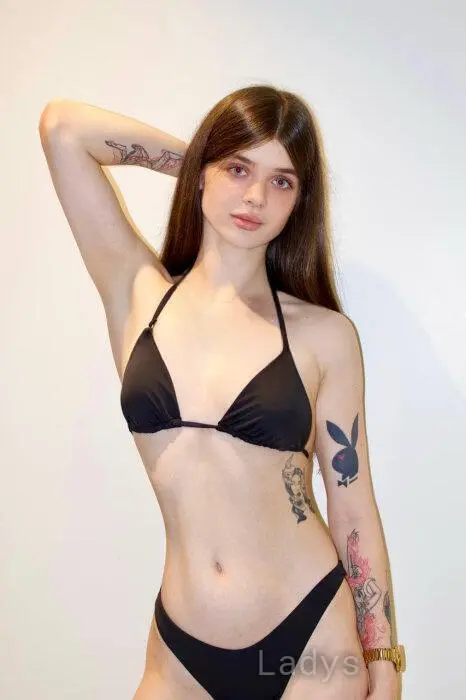 Lisa (23) – Call Girl & Independent Escort Service in Pattaya - Gallery Photo 5