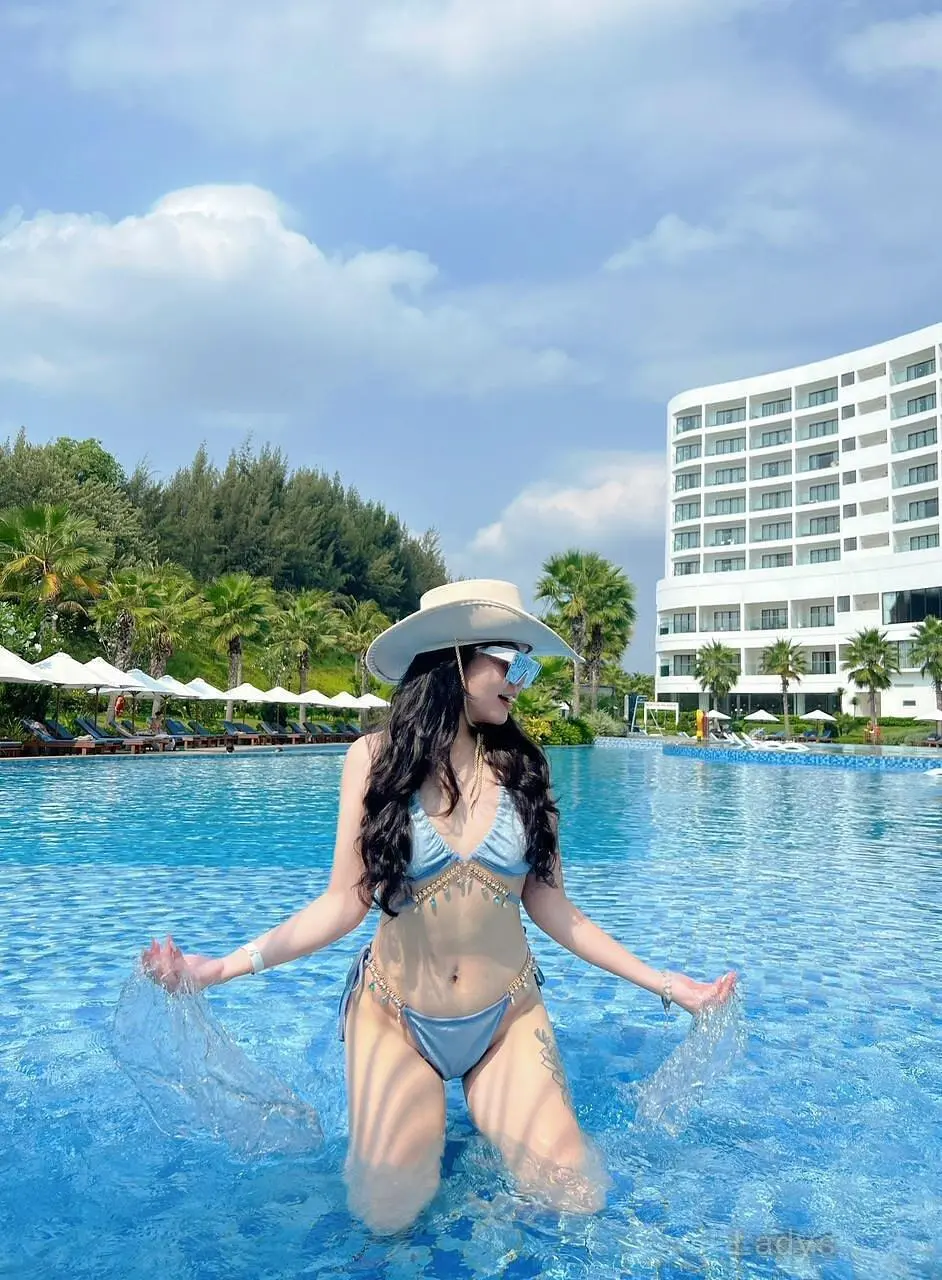 Taka Misha (22) – Call Girl & Independent Escort Service in Jeddah - Gallery Photo 3