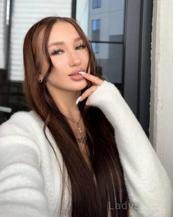 Lola (20) – Call Girl & Independent Escort Service in Riyadh - Gallery Photo 4