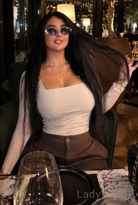 Jasmine (24) – Call Girl & Independent Escort Service in Abu Dhabi - Gallery Photo 5