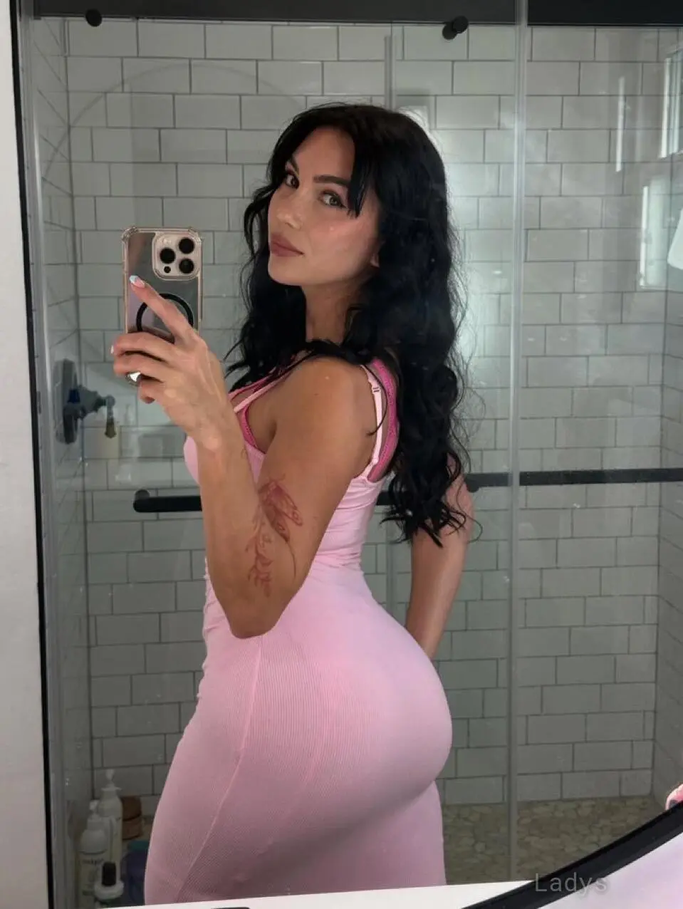 Body Sex (25) – Call Girl & Independent Escort Service in Abu Dhabi - Gallery Photo 8